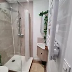 Jungle Evasion Avec Jaccuzi En Centre Lägenhet *